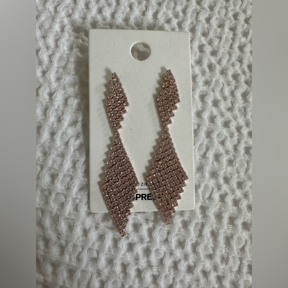 Dangling earrings